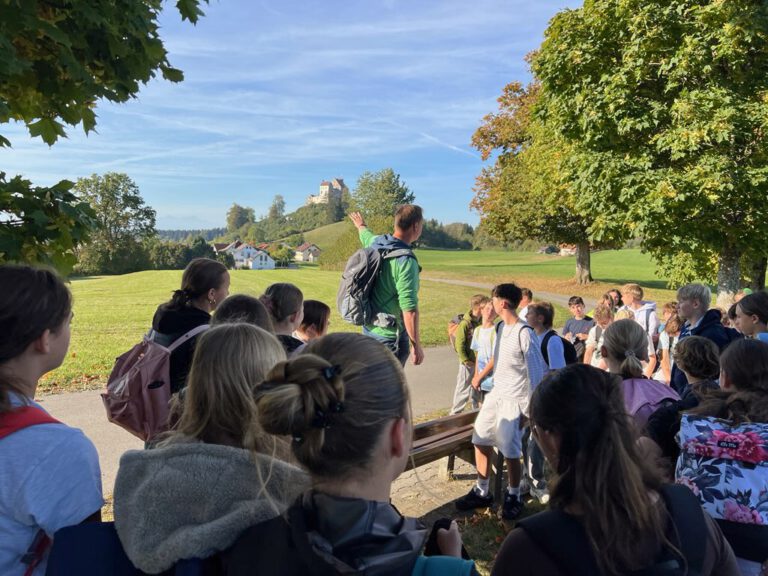 Mittelalter hautnah – die Klassenstufe 7 erobert die Waldburg